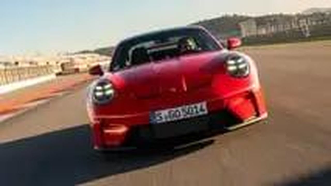 LImportanza_della_Trasmissione_Manuale_per_Porsche_jdsgnvk6Cf - Veicoli24 L'Importanza della Trasmissione Manuale per Porsche - Recensione della Porsche 911 GT3 del 2025
