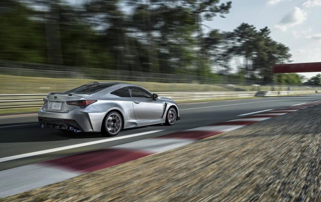 source:MotorAuthority - La Lexus RC si ritira dopo il 2025: dettagli e edizione finale