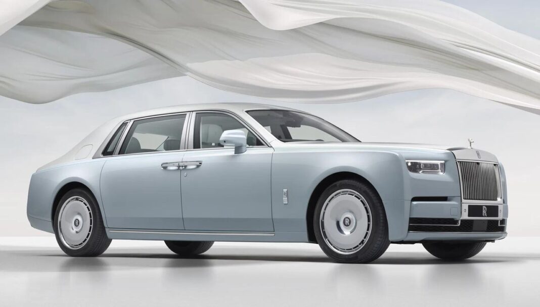 source:MotorAuthority - La Storia del Rolls-Royce Phantom: Un Simbolo di Lusso e Innovazione