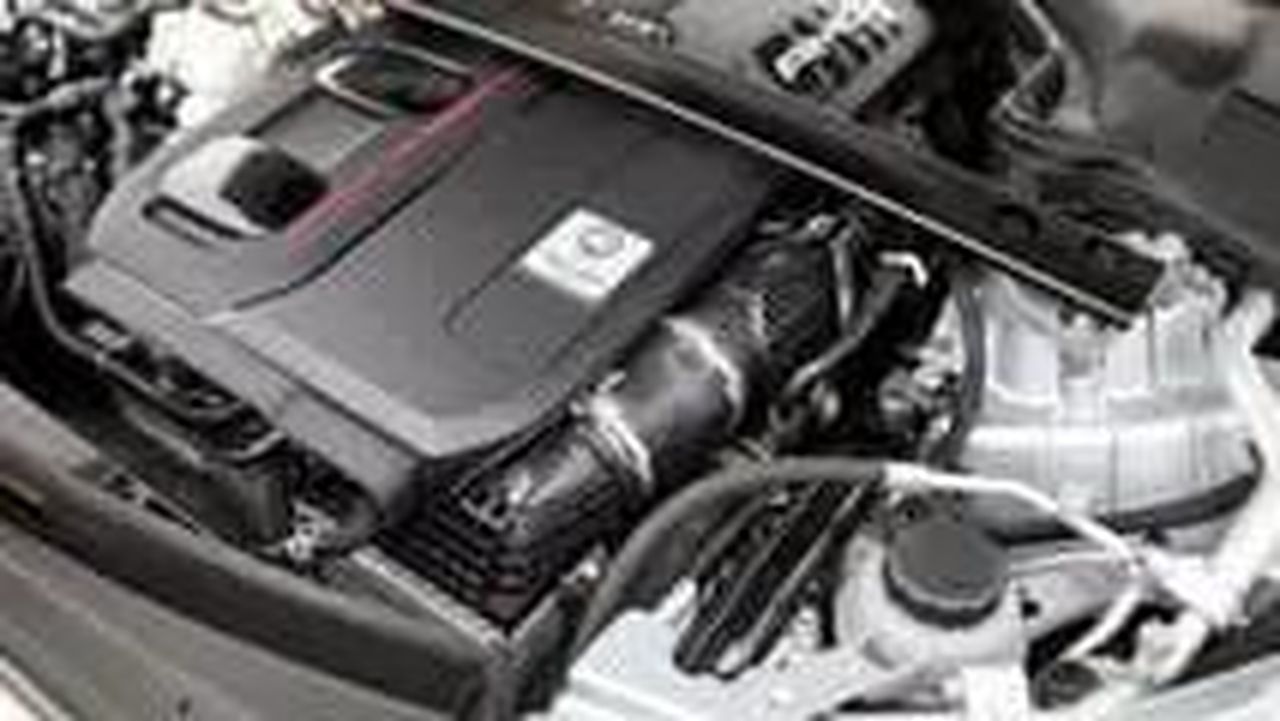La_Transizione_al_Motore_Ibrido_Y61vfp8MKu - Veicoli24 source:motor1 - La Transizione al Motore Ibrido - Recensione della Mercedes C63 S E Performance 2024