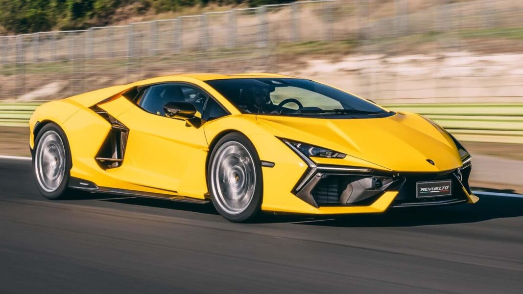 Indagini e Misure Preventive: La Risposta di Lamborghini dopo l'Incendio a New York Lamborghini Revuelto: Richiamo per Rischio Incendio