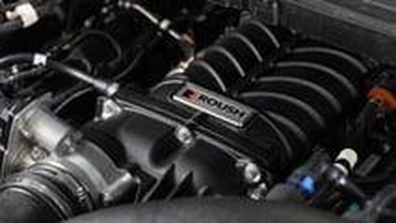 Le_Sfide_dei_Supercharger_Tradizionali_NfhFajylNY - Veicoli24 source:motor1 - Le Sfide dei Supercharger Tradizionali - 2024 Ford F-150 Roush Supercharger Kit