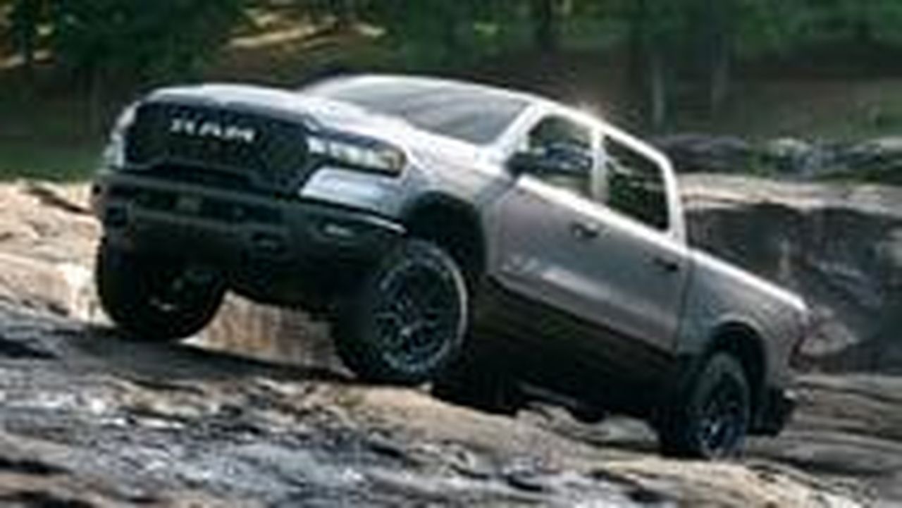 Le_sfide_del_ritorno_del_Hemi_V8_VrK4twmdPK - Veicoli24 source:motor1 - Le sfide del ritorno del Hemi V-8 - 2025 Ram 1500