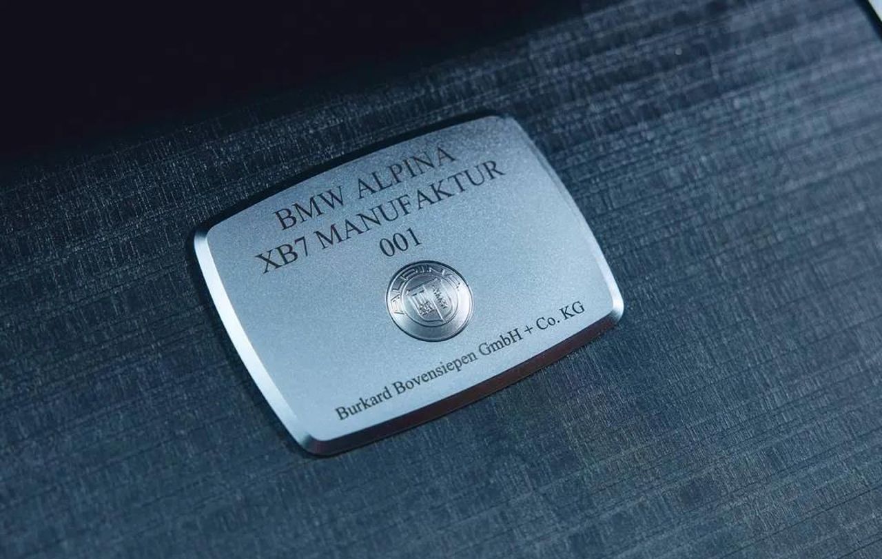 Le_videochiamate_saranno_una_realt_Zierl2isb3 - Veicoli24 source:MotorAuthority - Le videochiamate saranno una realtà - 2025 BMW Alpina XB7 Manufaktur