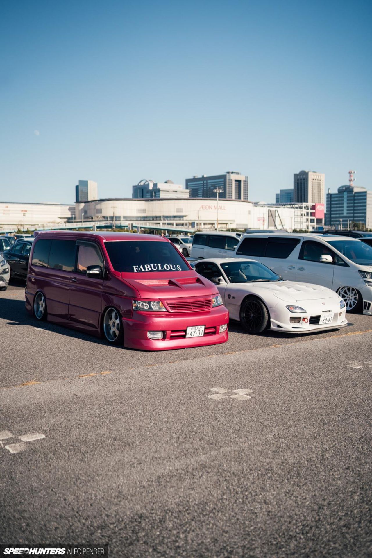 Liberty_Walk_e_Auto_Uniche_WQPhHqUYs0 - Veicoli24 source:SpeedHunters - Liberty Walk e Auto Uniche - Mazda RX-7 e Honda StepWagon