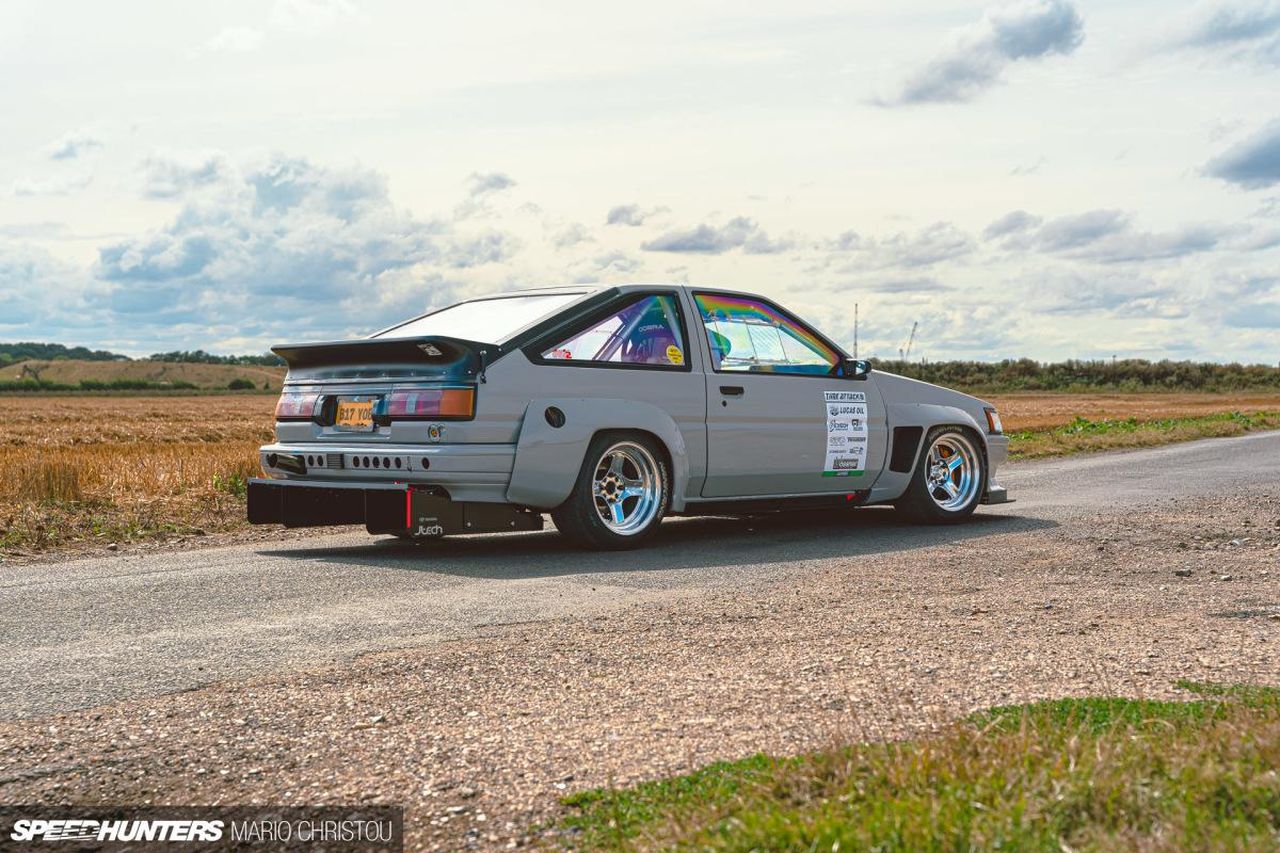 Liconica_Toyota_AE86_e_la_sua_influenza_idhOXO7e9r - Veicoli24 source:SpeedHunters - L'iconica Toyota AE86 e la sua influenza - Toyota AE86 in azione