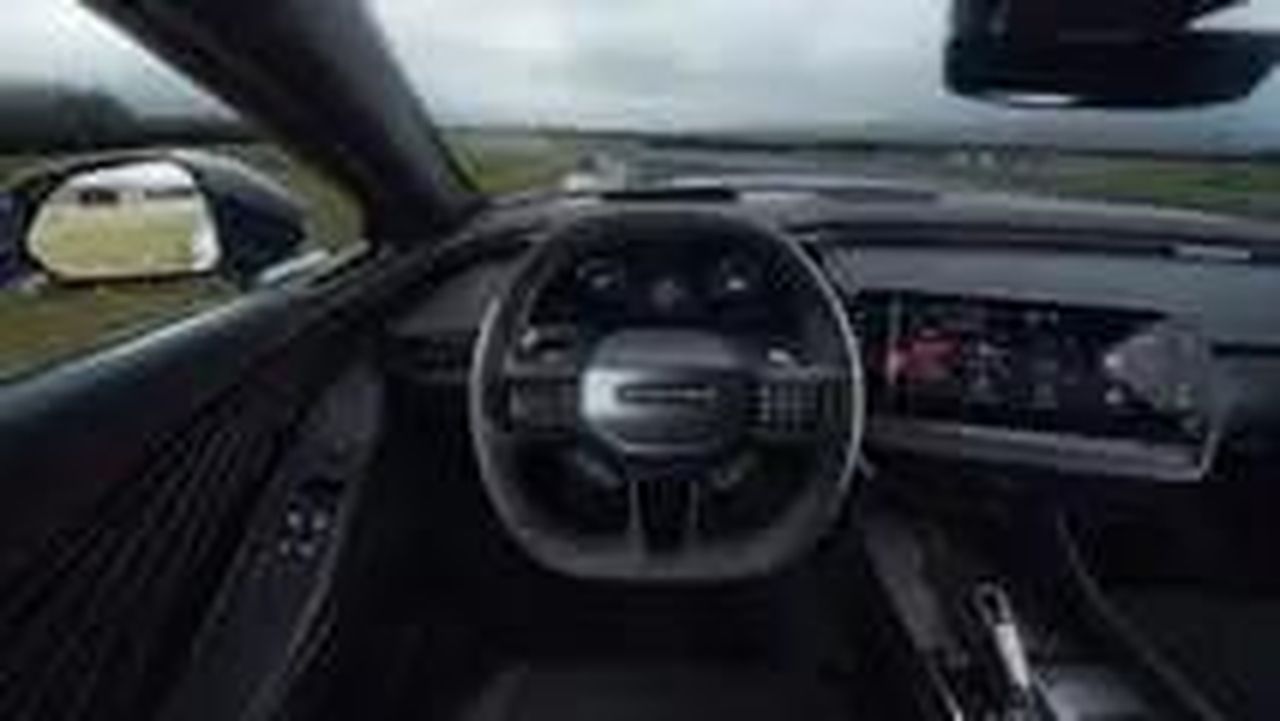 Line_Lock_e_Varianti_SRT_in_Arrivo_7wBXGSlrIk - Veicoli24 source:motor1 - Line Lock e Varianti SRT in Arrivo - Dodge Charger Daytona