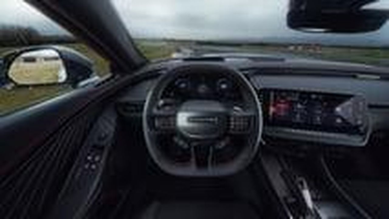 Line_Lock_e_Varianti_SRT_in_Arrivo_Hc4zoI9cIk - Veicoli24 source:motor1 - Line Lock e Varianti SRT in Arrivo - Dodge Charger Daytona