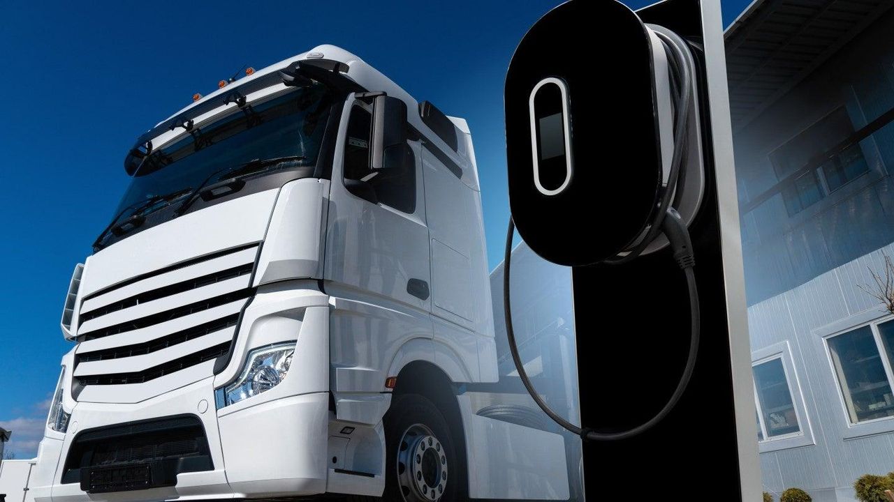 Linee_guida_BSI_Flex_2071_20_Wml6H9QjNP - Veicoli24 Linee guida BSI Flex 2071 2.0 - Il codice di pratica è progettato per garantire l'implementazione sicura dell'infrastruttura di ricarica.