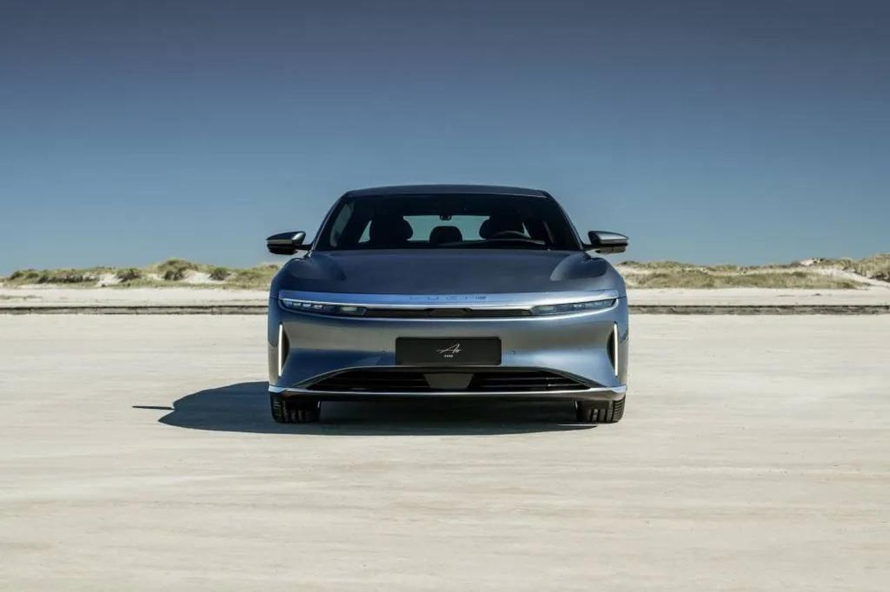 Marchi_di_lusso_che_adotteranno_i_Supercharger_Tesla_Q4fjFA8A0v - Veicoli24 source:GreenCarReports - Marchi di lusso che adotteranno i Supercharger Tesla - 2025 Lucid Air Pure