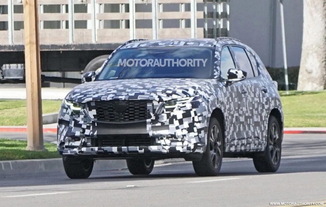 source:MotorAuthority - Mazda CX-5 di terza generazione: prototipi avvistati e opzioni ibride in arrivo