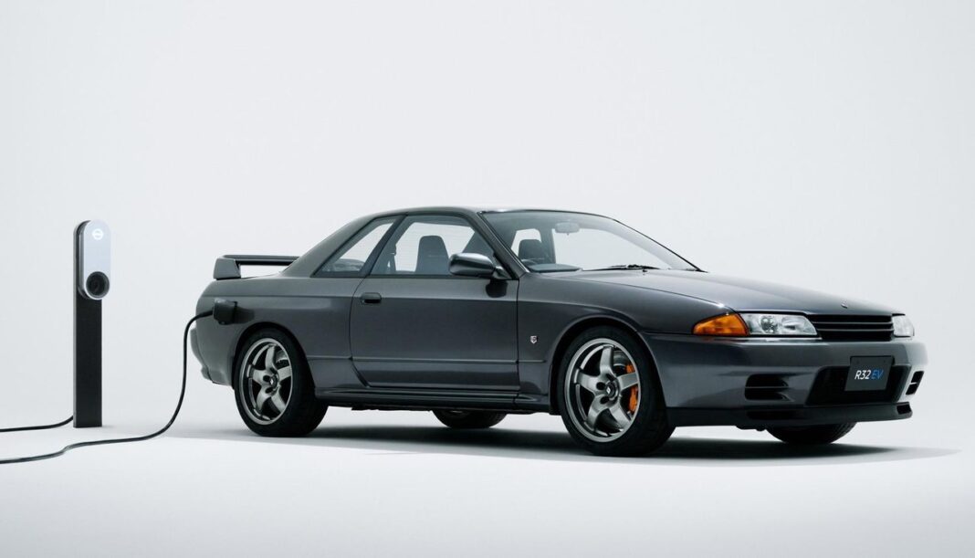 source:MotorAuthority - Nissan presenta la conversione elettrica della R32 Skyline GT-R
