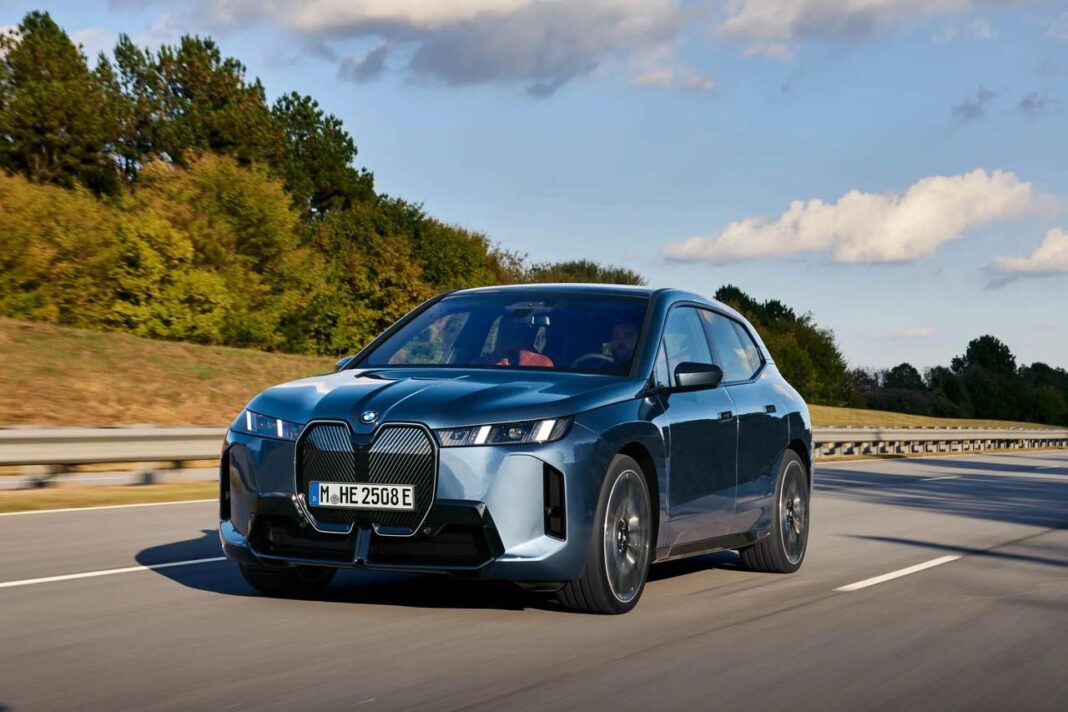 Produzione e disponibilità del BMW iX 2026 Novità per il BMW iX 2026: maggiore autonomia e prezzi ridotti