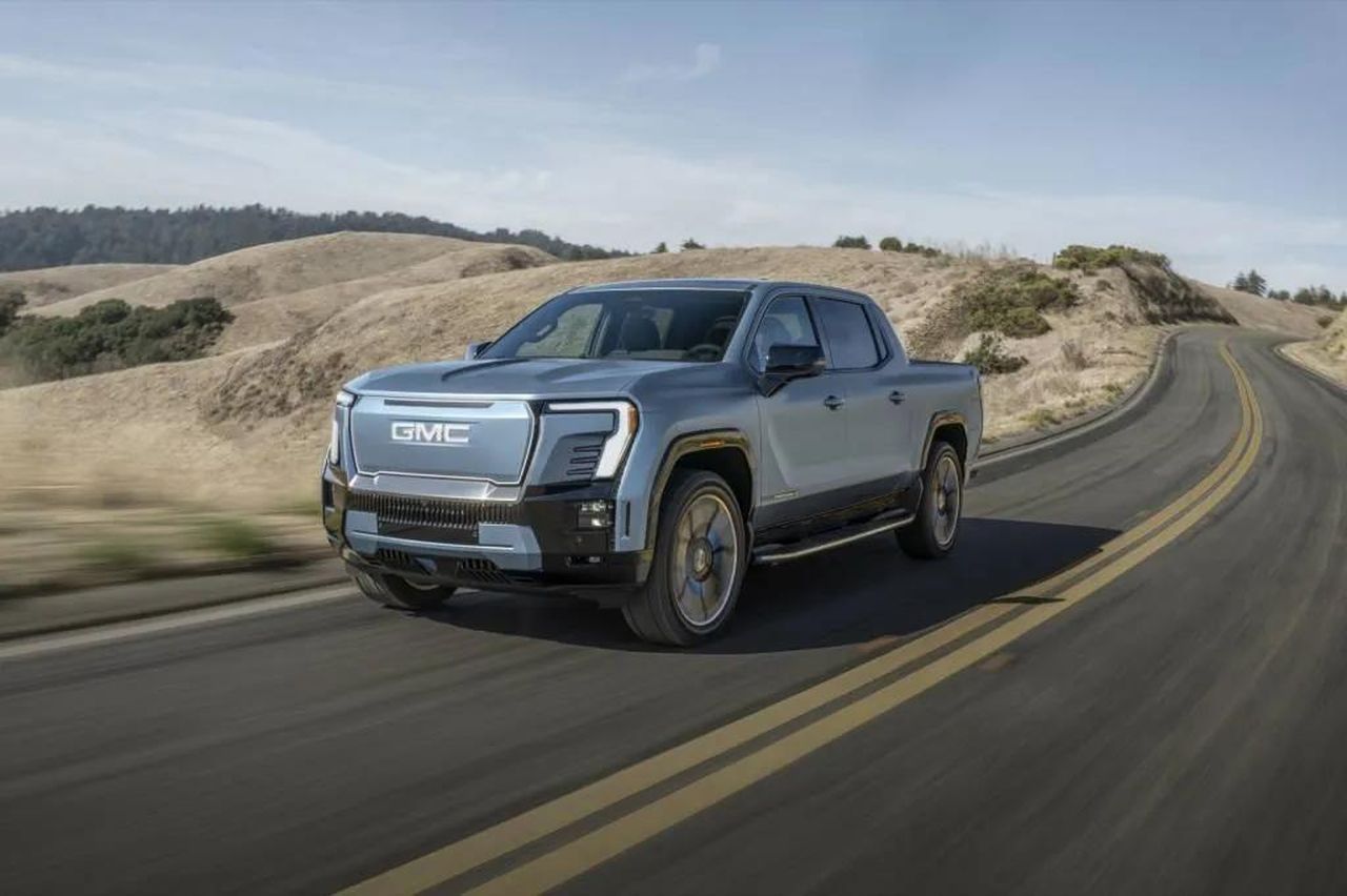 Obiettivi_di_Produzione_e_Vendite_di_EV_dqlRAiiN7J - Veicoli24 Obiettivi di Produzione e Vendite di EV - 2025 GMC Sierra EV Denali