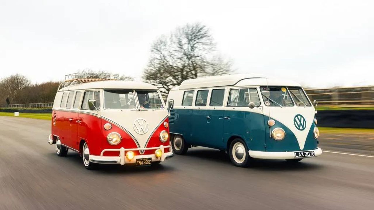 Parata_di_apertura_per_il_Goodwood_Revival_2025_YpiwLkUqYs - Veicoli24 Parata di apertura per il Goodwood Revival 2025 - Volkswagen Type 2 Microbus da presentare al Goodwood Revival 2025