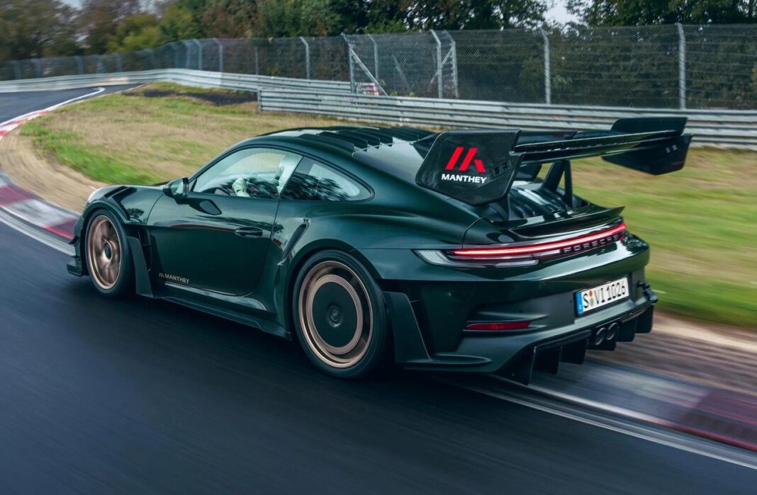 source:MotorAuthority - Porsche svela il pacchetto di aggiornamento Manthey per la 911 GT3 RS