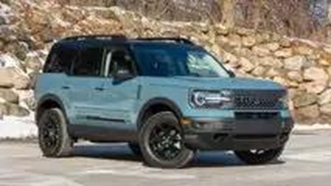 Problemi_con_le_batterie_nei_modelli_Bronco_Sport_e_Maverick_XnxLolSrM5 - Veicoli24 Problemi con le batterie nei modelli Bronco Sport e Maverick - 2021 Ford Bronco Sport Badlands front quarter wide