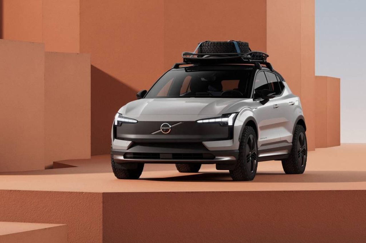 Produzione_e_disponibilit_della_EX30_7EClpxmrH2 - Veicoli24 source:GreenCarReports - Produzione e disponibilità della EX30 - 2025 Volvo EX30 Cross Country
