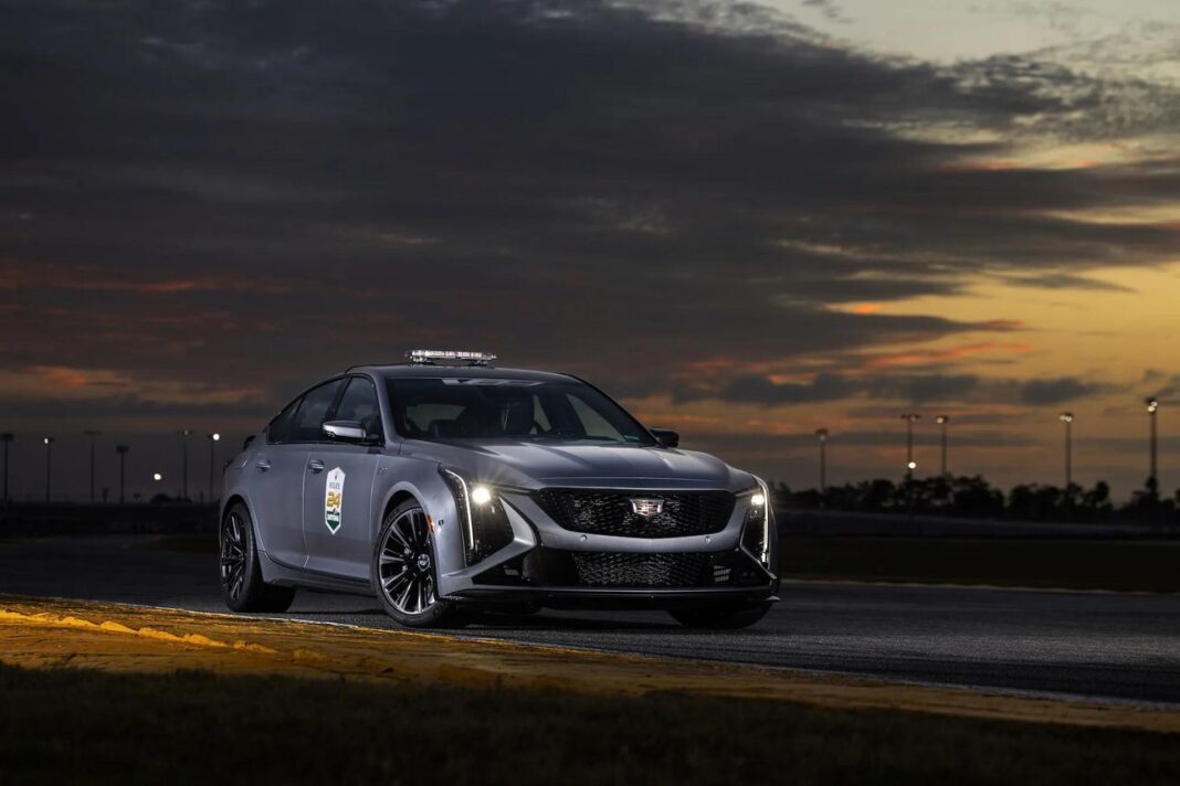 source:TheCarConnection - Recensione Esperta della Cadillac CT5 2025