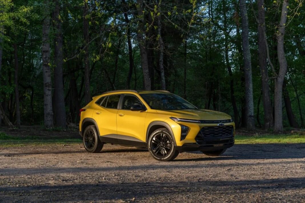 source:TheCarConnection - Recensione Esperta della Chevrolet Trax 2025