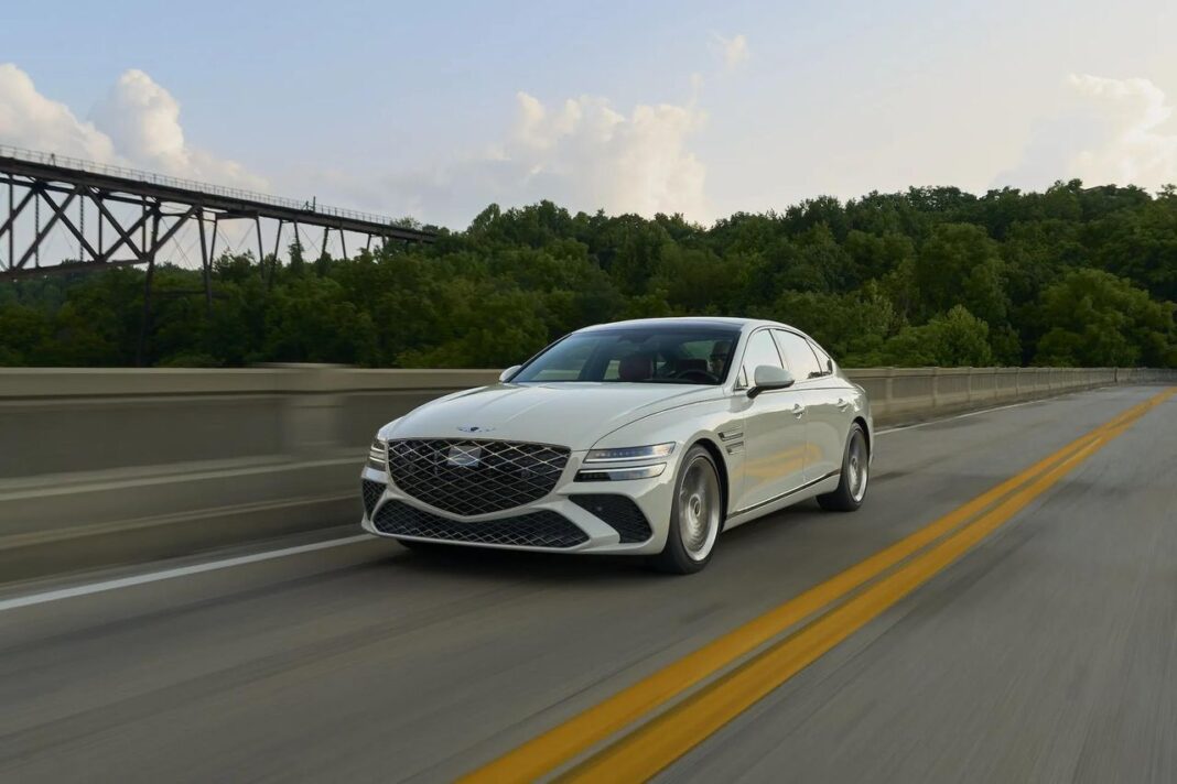 source:TheCarConnection - Recensione Esperta della Genesis G80 2025