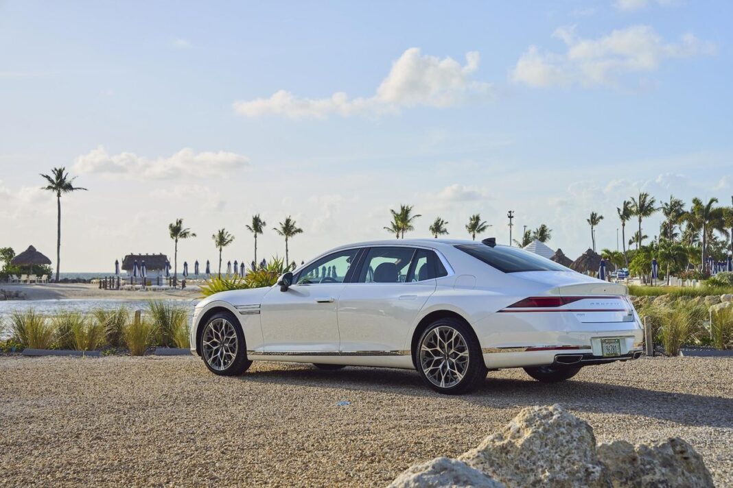 source:TheCarConnection - Recensione Esperta della Genesis G90 2025