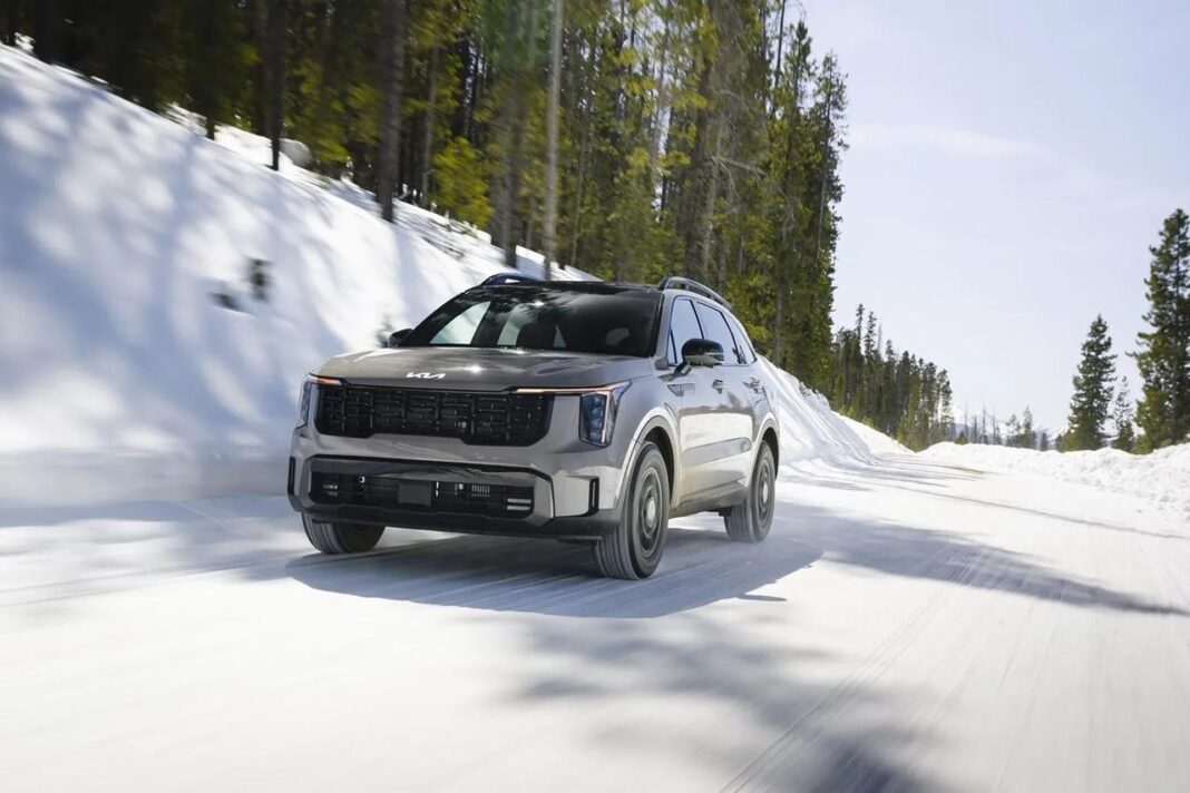 source:TheCarConnection - Richiamo Kia: Problemi ai fari nei modelli Sorento 2024 e 2025