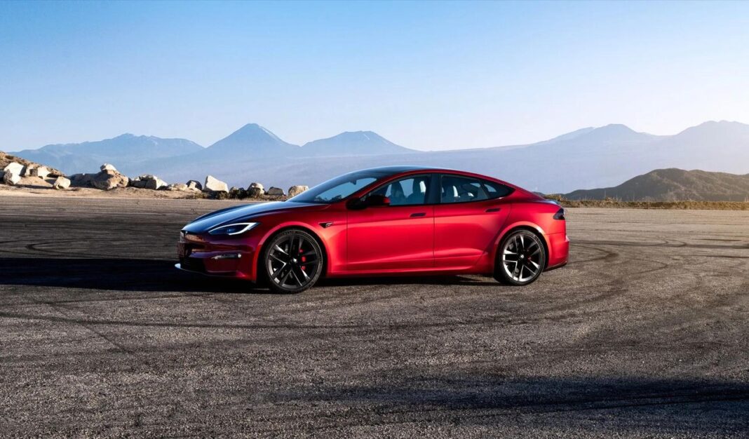 source:GreenCarReports - Richiamo di Tesla per i modelli S e X del 2024 e 2025 per problemi con gli airbag