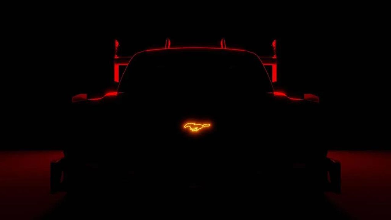Romain_Dumas_e_il_suo_successo_a_Pikes_Peak_REu5QfMS7O - Veicoli24 Romain Dumas e il suo successo a Pikes Peak - Teaser del dimostratore Mach-E EV Pikes Peak