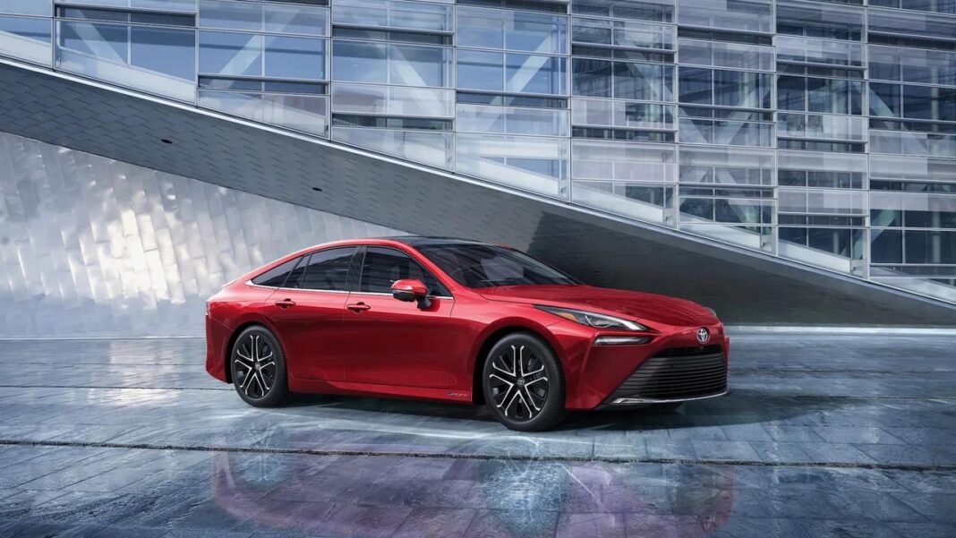 source:GreenCarReports - Sconti fino al 70% per la Toyota Mirai a idrogeno in California