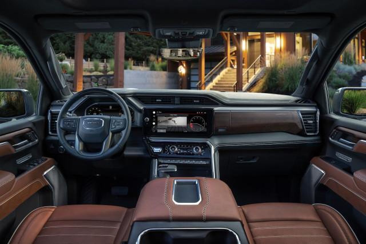 Stile_di_Silverado_e_Sierra_1500_qNb7cXSqa7 - Veicoli24 source:TheCarConnection - Stile di Silverado e Sierra 1500 - 2023 GMC Sierra 1500 Denali Ultimate
