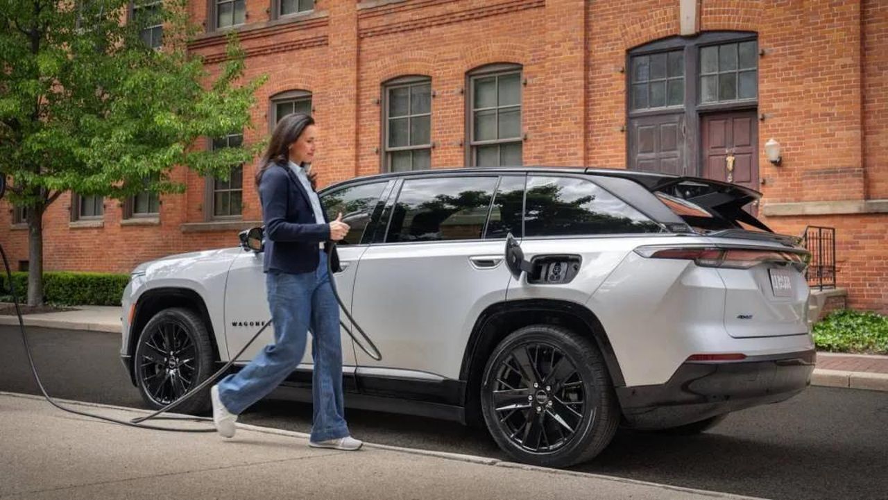 Un_design_che_fa_discutere_OcaN4pCjZM - Veicoli24 Un design che fa discutere - 2024 Jeep Wagoneer S