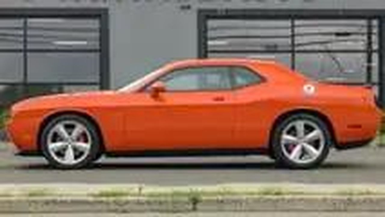 Unauto_da_collezione_con_chilometraggio_incredibile_FOoiQ7ks0T - Veicoli24 source:motor1 - Un'auto da collezione con chilometraggio incredibile - Dodge Challenger SRT8 del 2009 con 1 miglio sul contachilometri