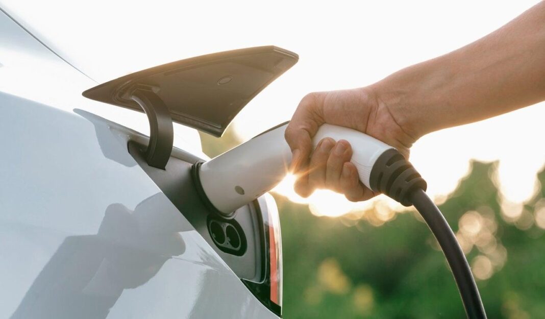 Commento di Cap HPI Valore delle auto elettriche in calo: analisi di gennaio 2025
