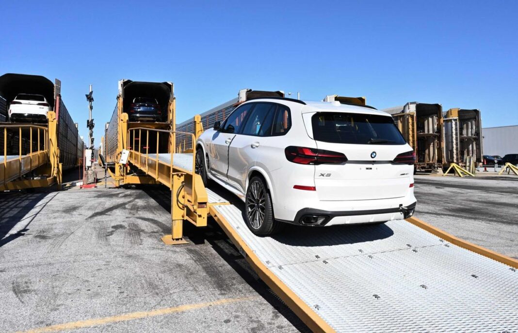 Preparazione per veicoli elettrici e innovazioni BMW Manufacturing: il maggiore esportatore automobilistico negli USA nel 2024
