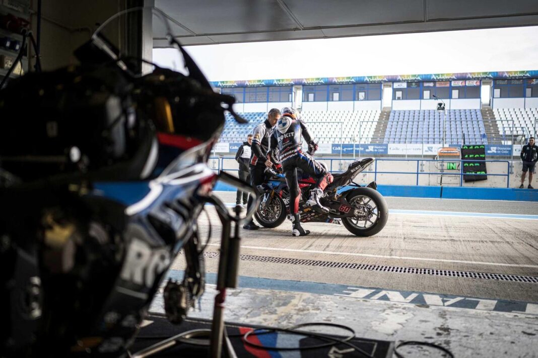 BMW Motorrad Motorsport si riorganizza BMW Motorrad Motorsport pronto a partire per la stagione 2025