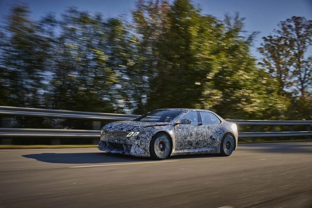 Dettagli sul sistema di controllo Dynamic Performance Control BMW presenta il suo Heart of Joy: il futuro delle auto elettriche