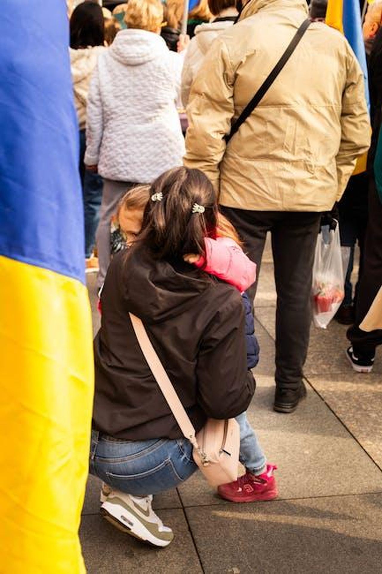 Collaborazione_tra_MercedesBenz_e_Factorial_Energy_Kwr7HTnaCf - Veicoli24 Source: Eugenia Sol - pexels - Free stock photo of croatia, cultural protest, cultural unity