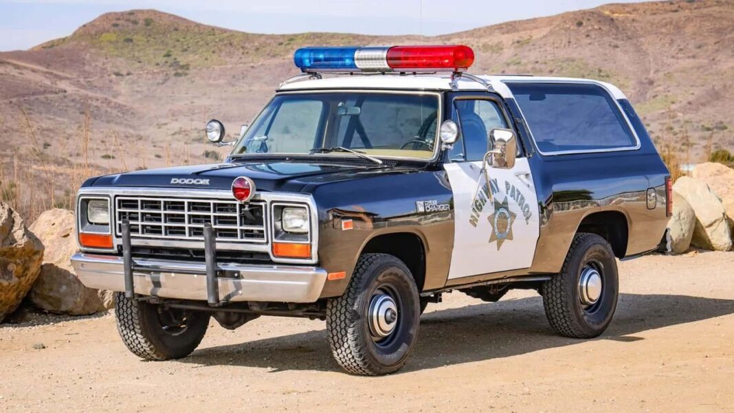 Condizioni e dettagli dell'asta Dodge Ramcharger del 1982: un SUV vintage della polizia in vendita