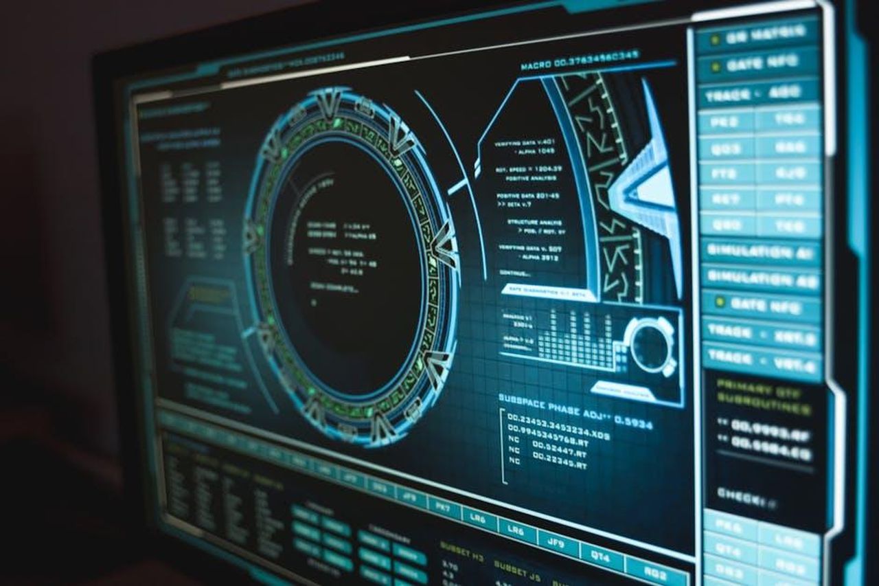 Espansione_del_programma_BRAKES_J4bz732iHQ - Veicoli24 Source: Tima Miroshnichenko - pexels - Close-up view of a high-tech computer interface displaying cyber security data, enhancing digital protection.