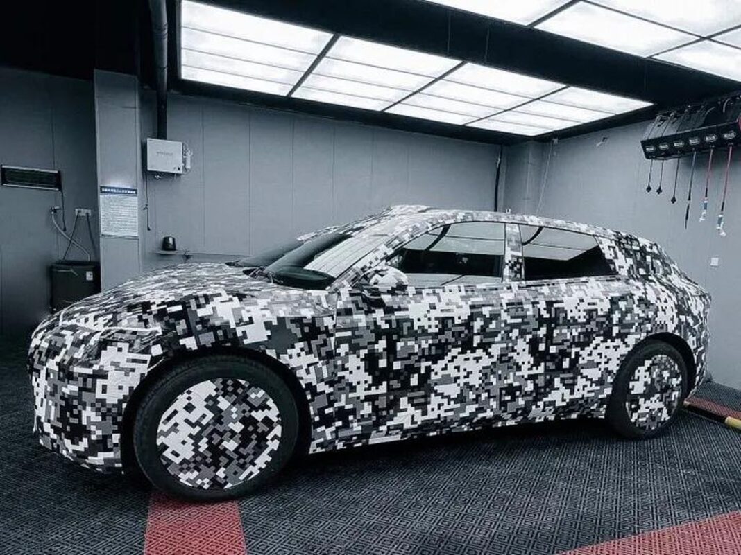Strategia aziendale e modelli di produzione Faraday Future lancia il sub-brand FX al CES 2025