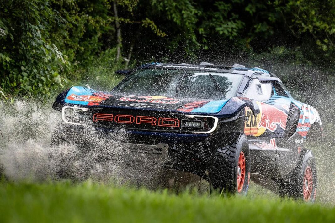 Ford Raptor T1+ e il futuro dell'off-road Ford considera un off-road supercar autonomo