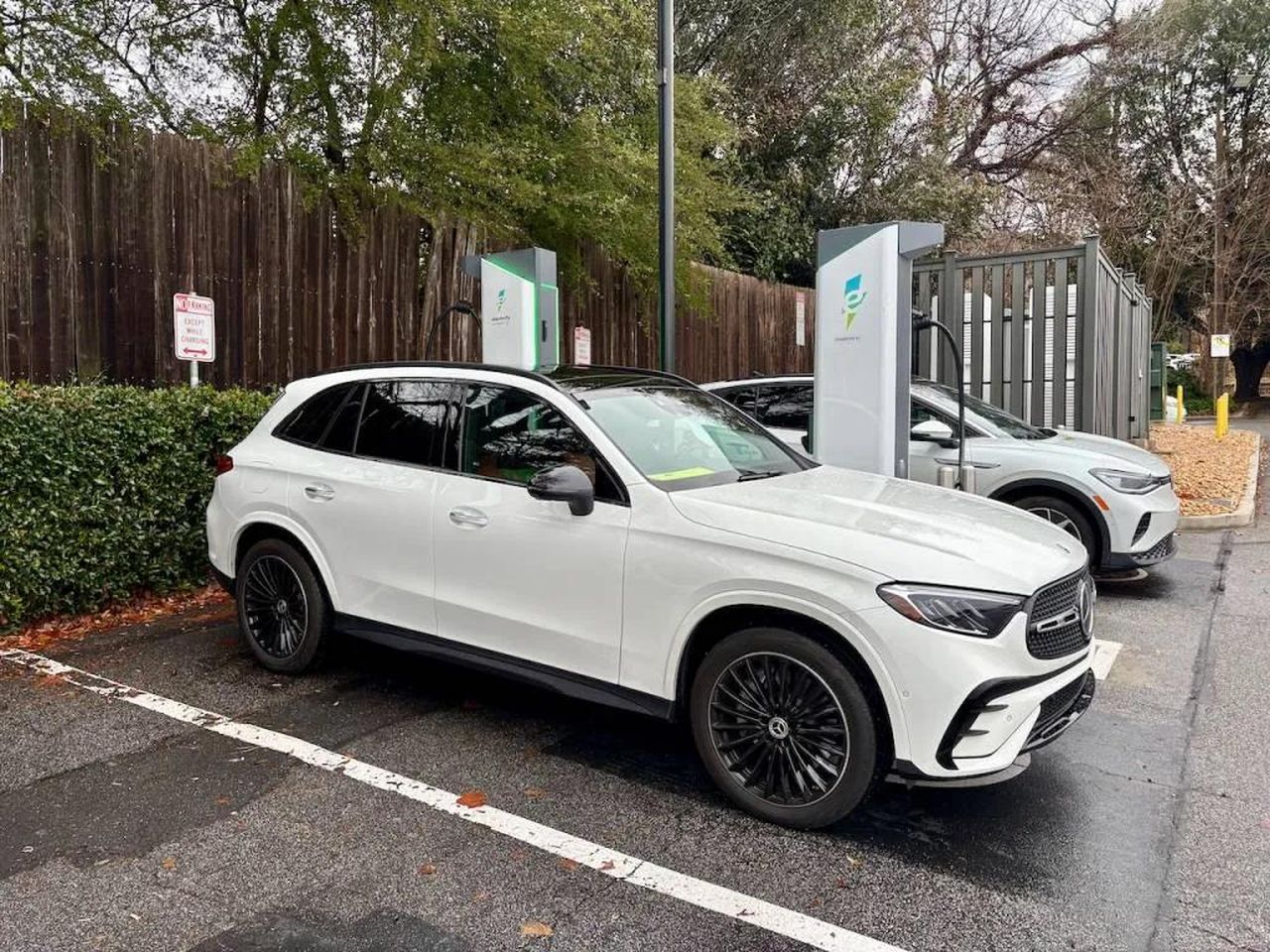 GLC_350e_una_modalit_di_ricarica_veloce_a_un_prezzo_cPcviAtwIE - Veicoli24 GLC 350e: una modalità di ricarica veloce, a un prezzo - Recensione del test drive del Mercedes-Benz GLC 350e plug-in hybrid