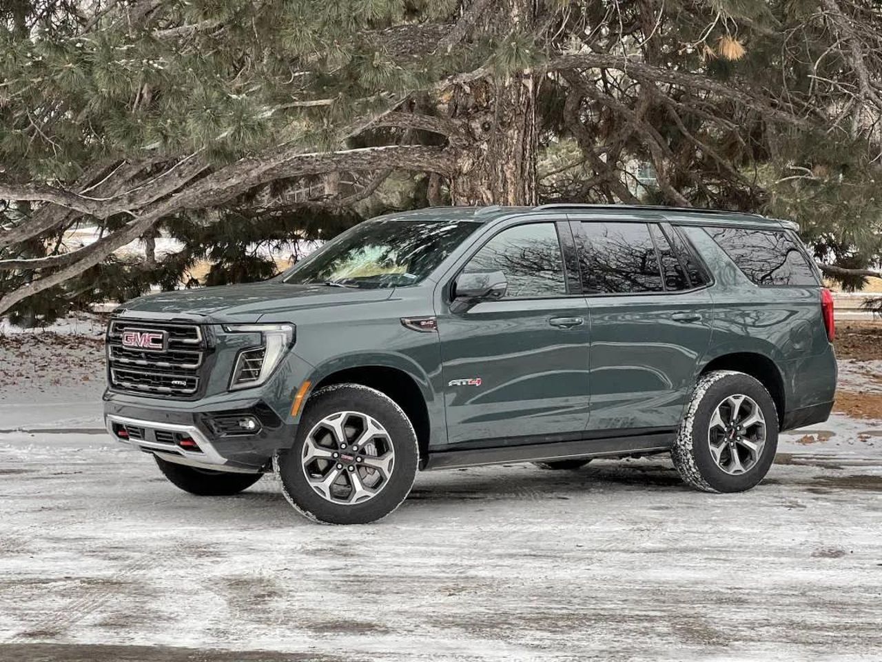 GMC_Yukon_un_grande_aggiornamento_interno_qH5Xf5e0AG - Veicoli24 GMC Yukon: un grande aggiornamento interno Interni del 2025 GMC Yukon AT4 Ultimate