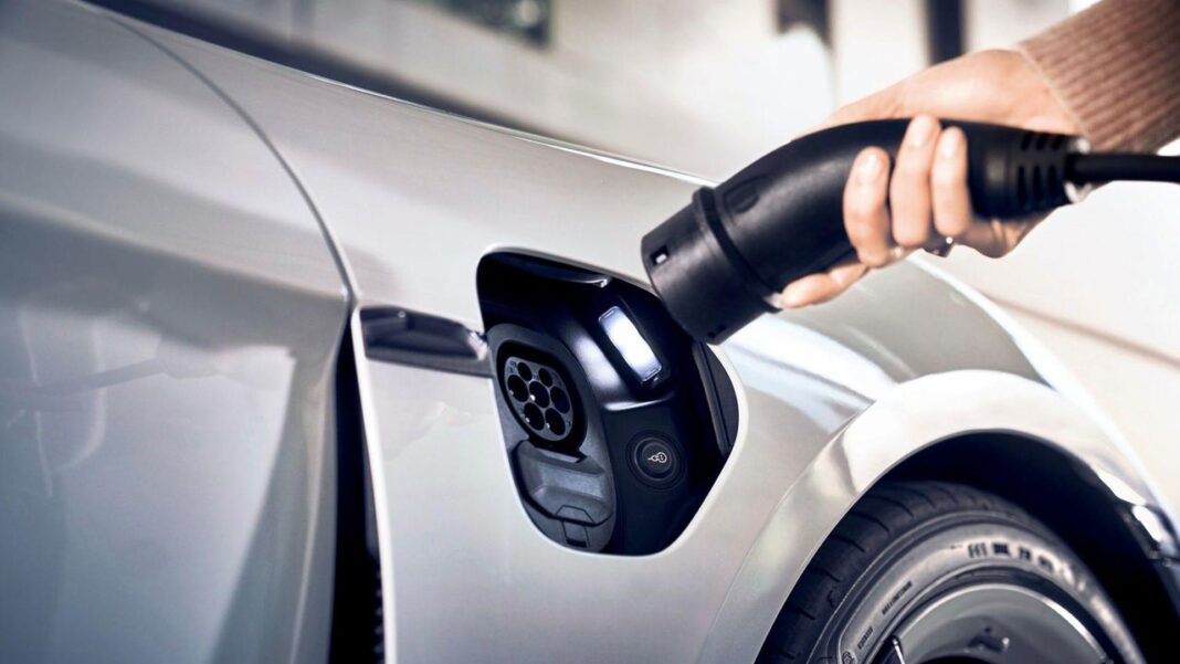 Etichetta di ricarica: buone maniere per l'uso dei caricabatterie EV Guida alla ricarica dei veicoli elettrici: tutto quello che devi sapere