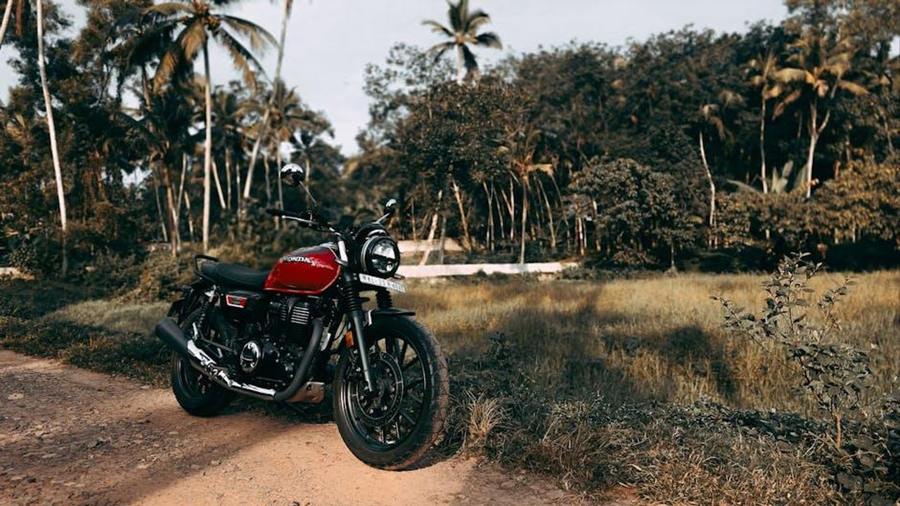 Honda_aperta_a_nuove_discussioni_ma_con_condizioni_80ie6quELq - Veicoli24 Source: Amal S A - pexels - Honda Motorcycle CB