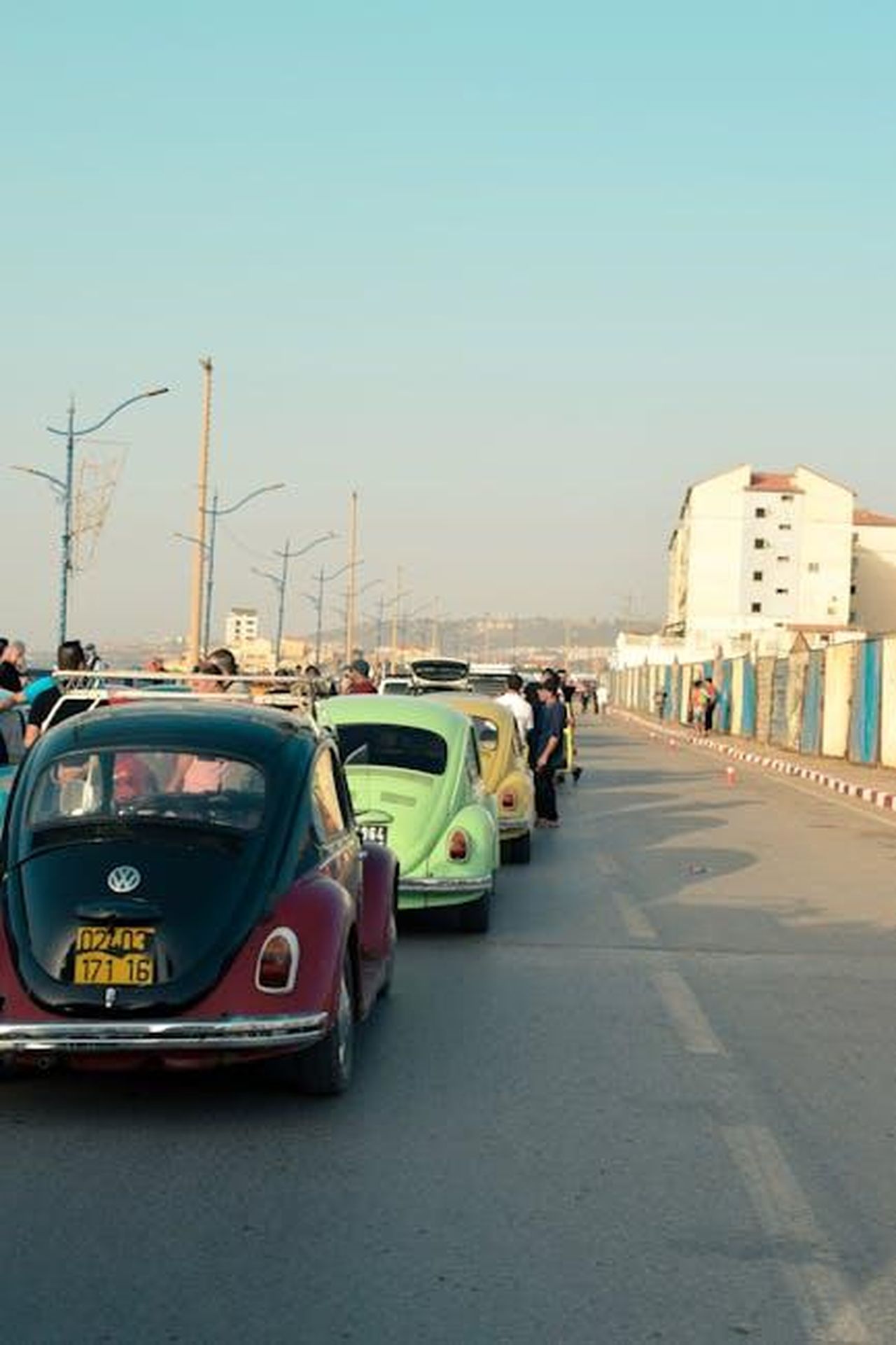 Icone_del_passato_Lancia_Stratos_e_Delta_HF_gpdlK6J6Iw - Veicoli24 Source: Mohammed Alouani - pexels - Colorful vintage cars line up on a sunny street in Boumerdès, Algeria.