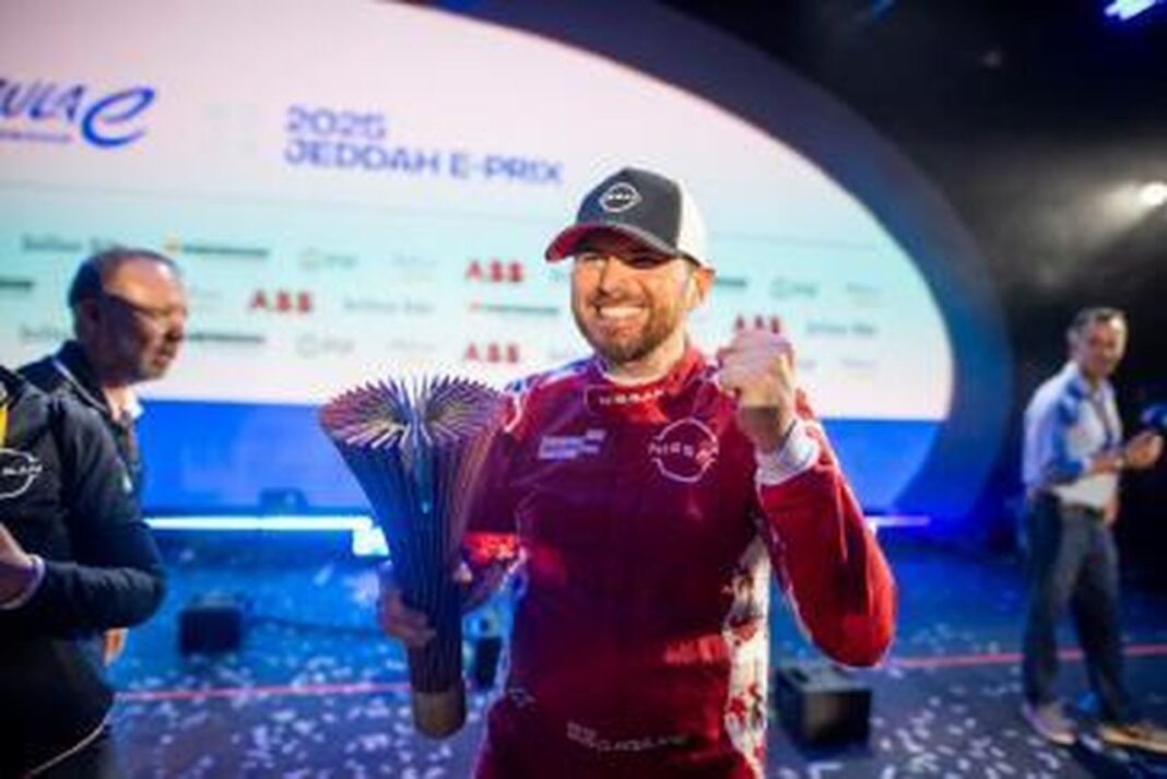 Nissan in Formula E: un impegno a lungo termine Il Nissan Formula E Team ottiene un'eccellente vittoria e un secondo posto nel primo Jeddah E-Prix