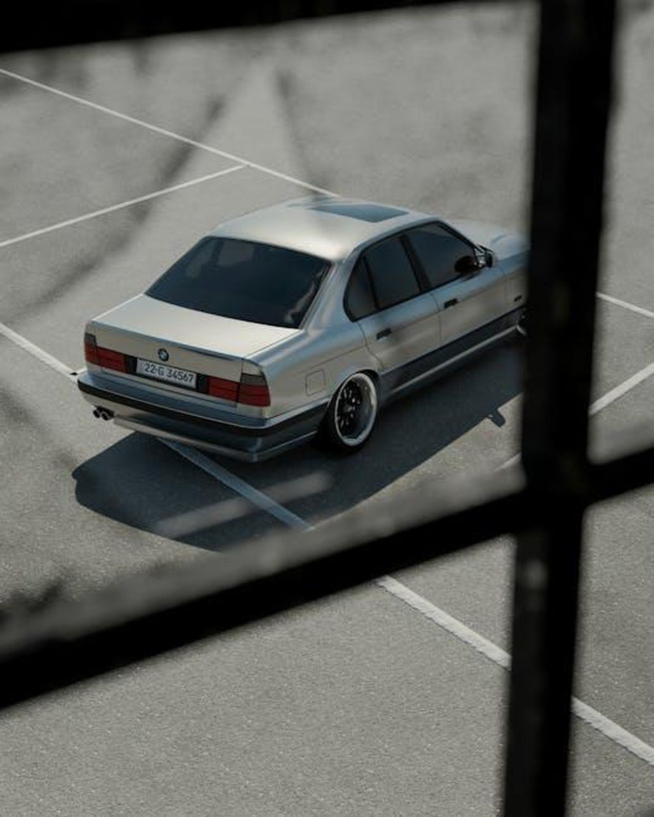 Il_nuovo_BMW_5_Series_vince_il_titolo_di_German_Car_of_the_Year_2025_pMkfZn8SCS - Veicoli24 Source: Esmihel Muhammed - pexels - A vintage BMW car parked outdoors in Erbil, Kurdistan Region.