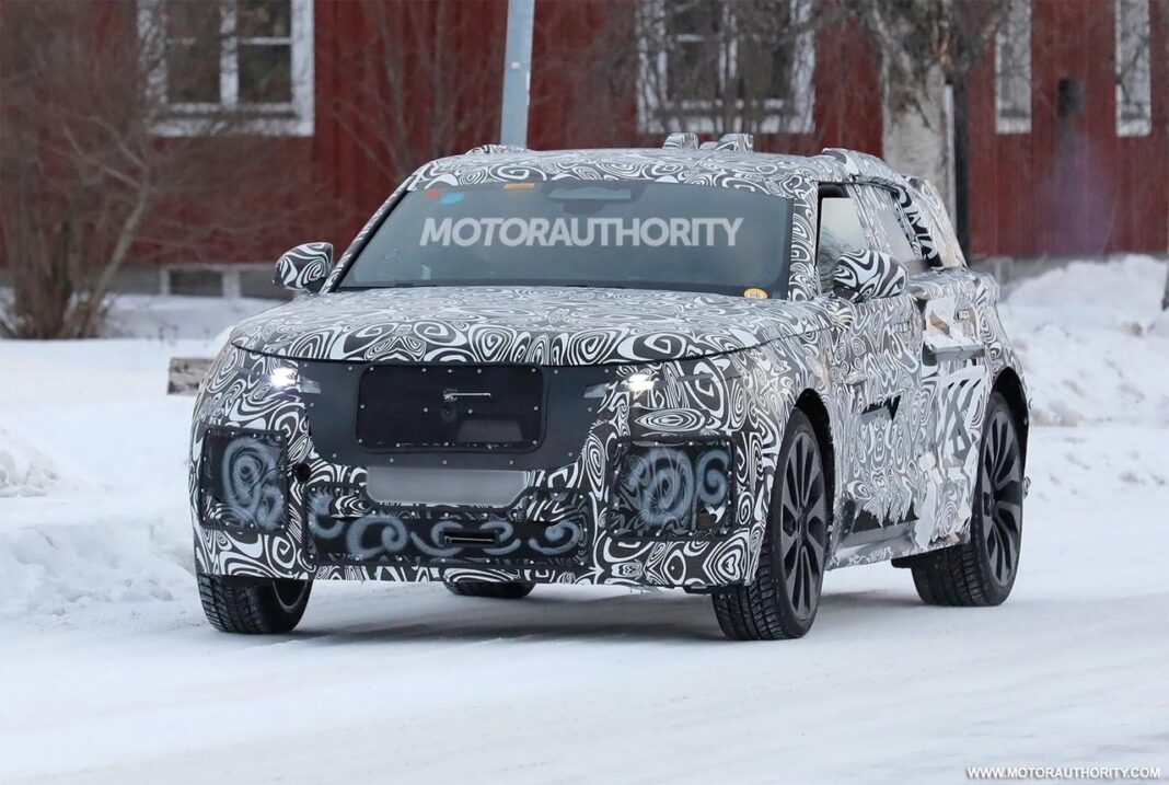 Piattaforme EMA e MLA per i nuovi modelli JLR testa un prototipo di SUV elettrico della famiglia Range Rover